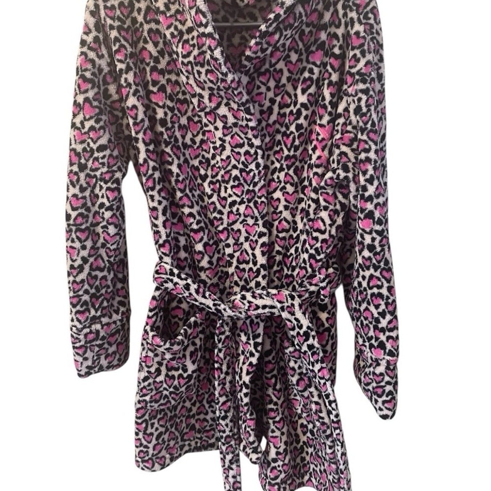 Victoria's Secret Pink, Black & White Heart Leopard Plush Robe